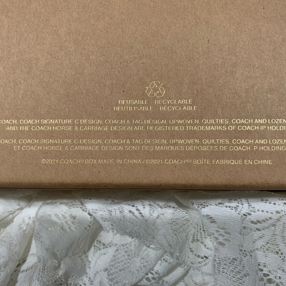 Coach Wristlet with 2 charms- Forest Green -new - Picture 15 of 16